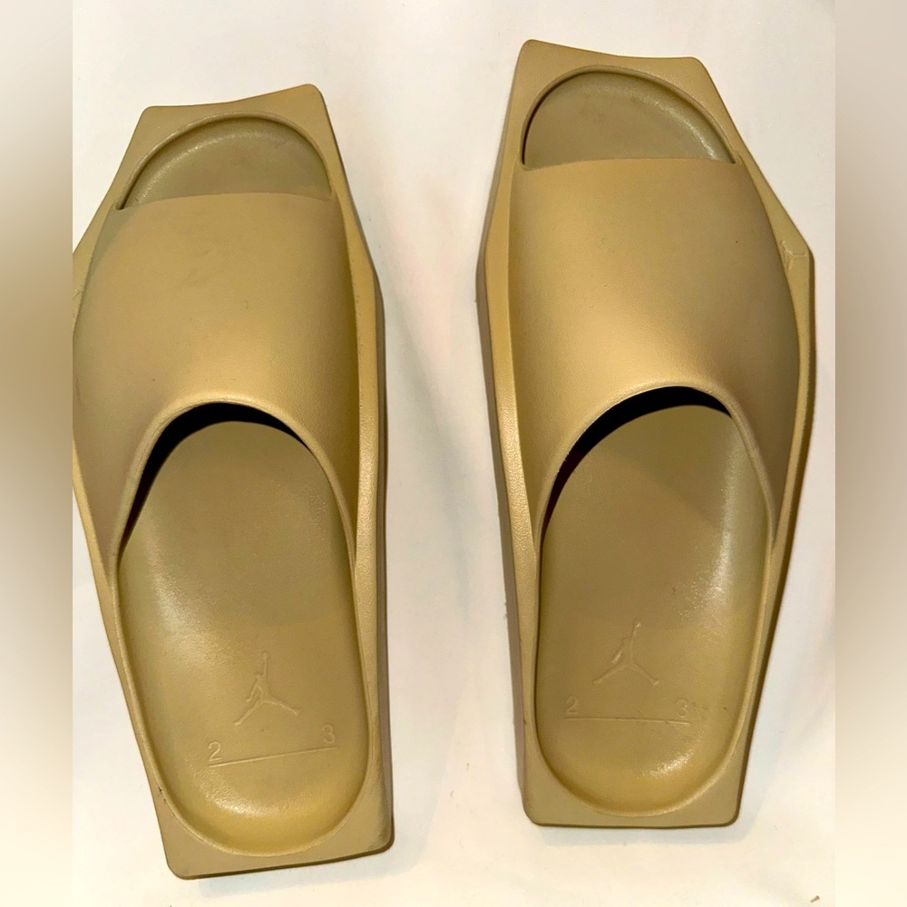 🫦AUTHENTIC Jordan Hex Slides!🩴